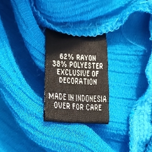 Dark Turqoise Gauzy Crocheted 3/4 Sleeve Top Blouse - Picture 5 of 10